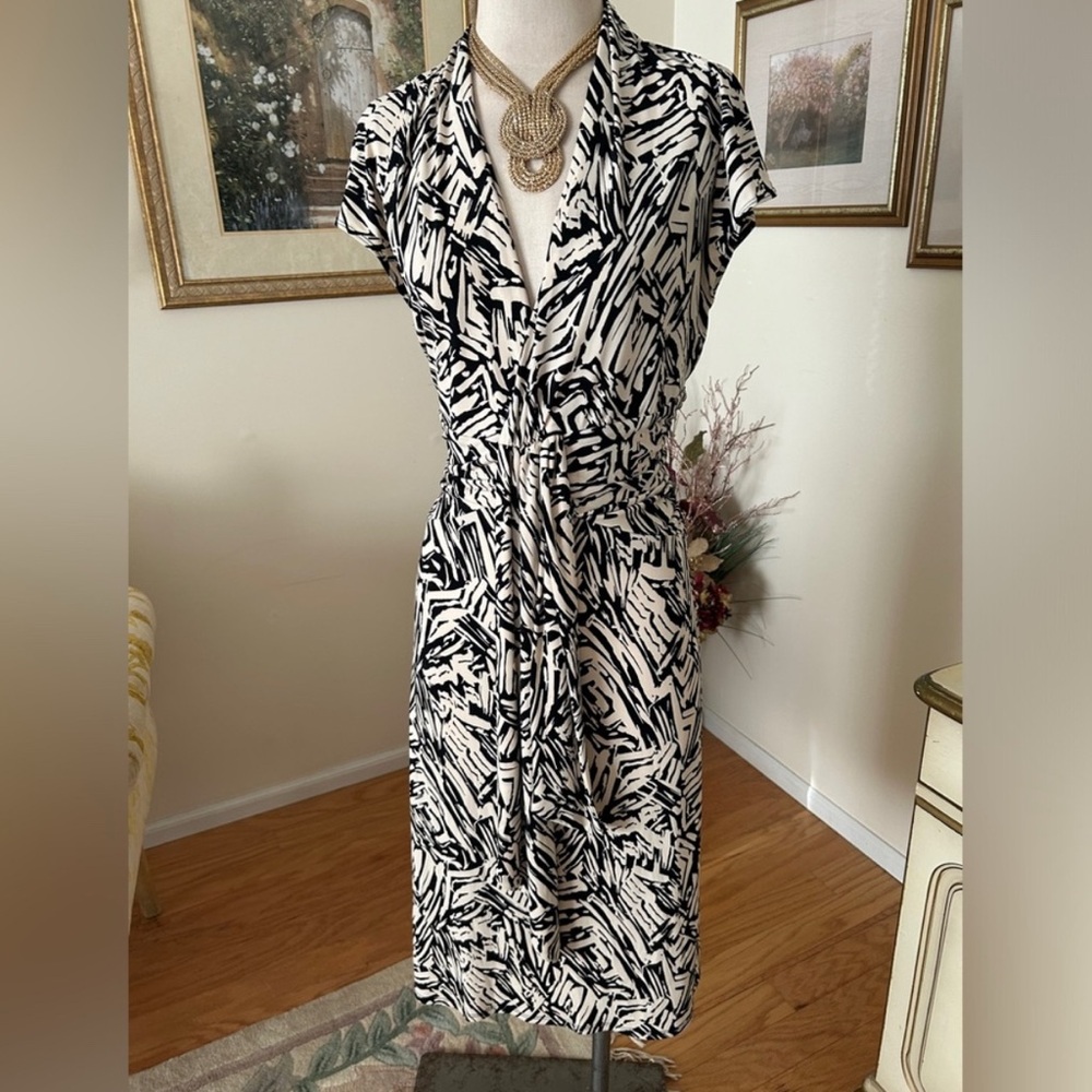 Bcbg vintage Elegant Black and White Patterned Dress